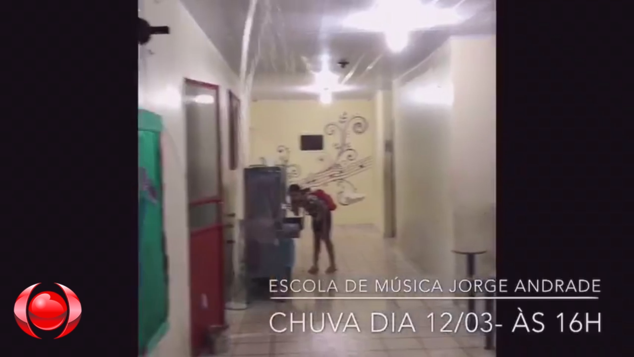 Escolas de Porto Velho ficam inundadas e prédios públicos padecem com as chuvas