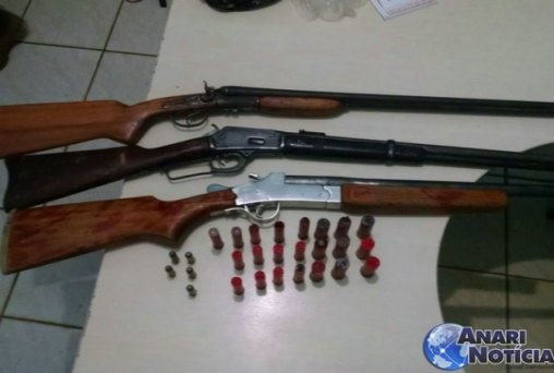 Polícia Militar apreende três armas de fogo após abordar veículo suspeito