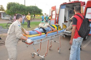 Motociclista sofre acidente  após passar em lombada