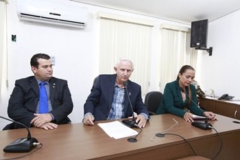 Deputado Airton ressalta assistência à mulher vítima de violência