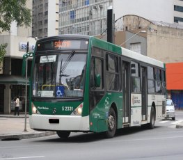 Juiz libera homem que ejaculou em jovem dentro do ônibus 