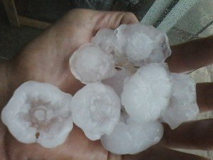 Meteorologista avalia queda de bolas de granizo em Colorado: “É um evento raro”