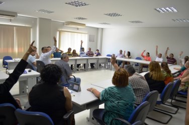 Servidores do INSS aprovam greve geral a partir de segunda-feira (20)