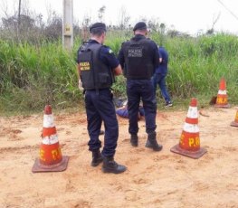 Homem é encontrado morto com as mãos e pés amarrados e cabeça estourada 