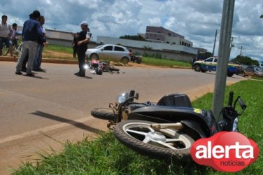 Colisão entre motocicletas deixa condutores feridos