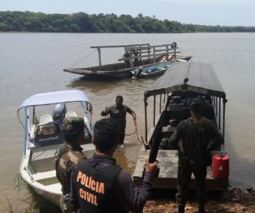 Após intensa troca de tiros, polícia desarticula quadrilha especializada em roubos de veículos 