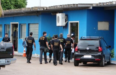 OPERAÇÃO VÓRTICE - Agentes da PF e da Polícia Civil integram equipes que executam mandados de busca e apreensão e prisão