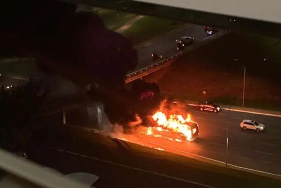 TERRORISMO: Bolsonaristas queimaram 7 carros, 4 ônibus e  depredaram delegacia