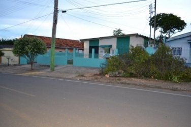 Corte de árvore em frente ao prédio da Emater revolta moradores 