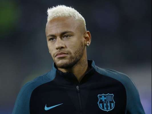 
Neymar compra mansão com 5 quartos e piscina em Angra