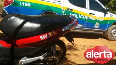 Polícia Militar localiza motocicleta roubada de casal durante a madrugada