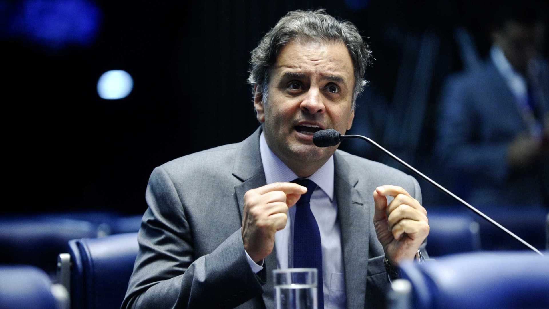 Documentos sobre venda de rádio de Aécio à irmã são contraditórios