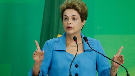 Afastada, Dilma Rousseff requisita 36 funcionários para 'trabalhar' com ela