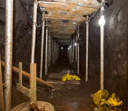 Polícia descobre túnel de ladrões que levaria a cofre do Banco do Brasil