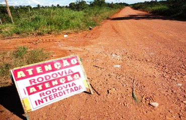 APODRECEU - Ponte do rio Preto quebra a acesso a Triunfo fica interditado – Fotos