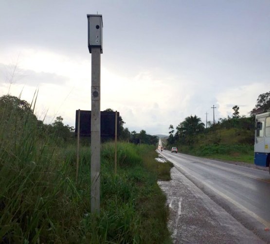 NA ESTRADA - Radar de fiscalização é vandalizado à tiros 