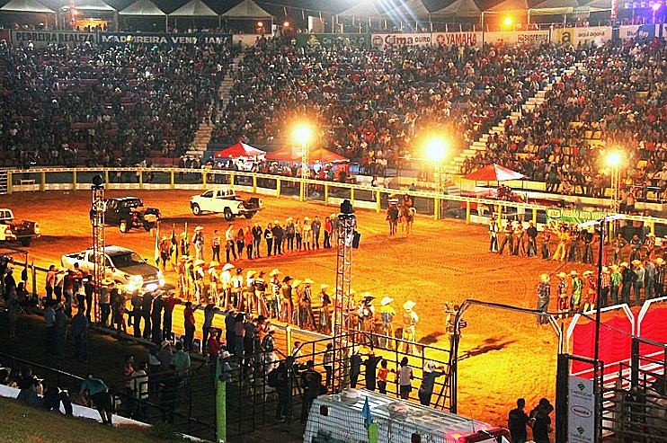 14ª EXPO SHOW NORTE: Evento terá melhor boiada da região e peões campeões na arena de Ouro Preto do Oeste