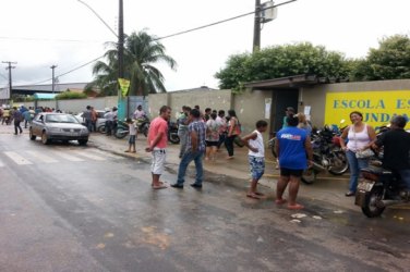 Eleições começa com chuva e lentidão nas urnas eletrônicas