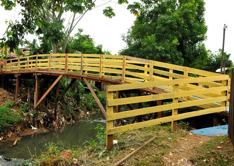 DENUNCIADOS: Traficantes que cobravam pedágio para moradores passar em ponte são presos