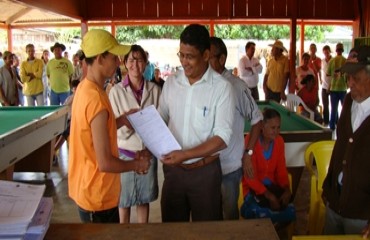 Incra entrega documento da terra no assentamento Porto Murtinho