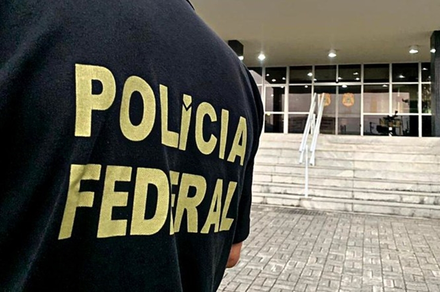 AÇÃO: PF cumpre mandado de busca e apreensão para apurar suposto crime de peculato 