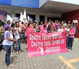 Trabalhadores em educação aprovam adesão à greve geral do dia 15/03