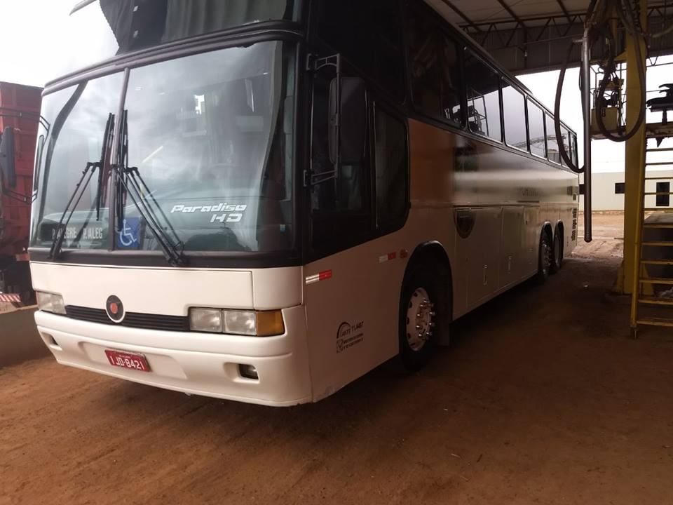 Diretoria do Vilhenense apresenta carro e ônibus do clube