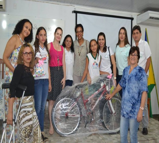 Alunos de escolas municipais recebem premiação do projeto Campo Limpo