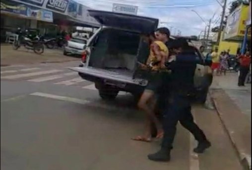 Homem é capturado após ameaçar pessoas com faca na Rodoviária 