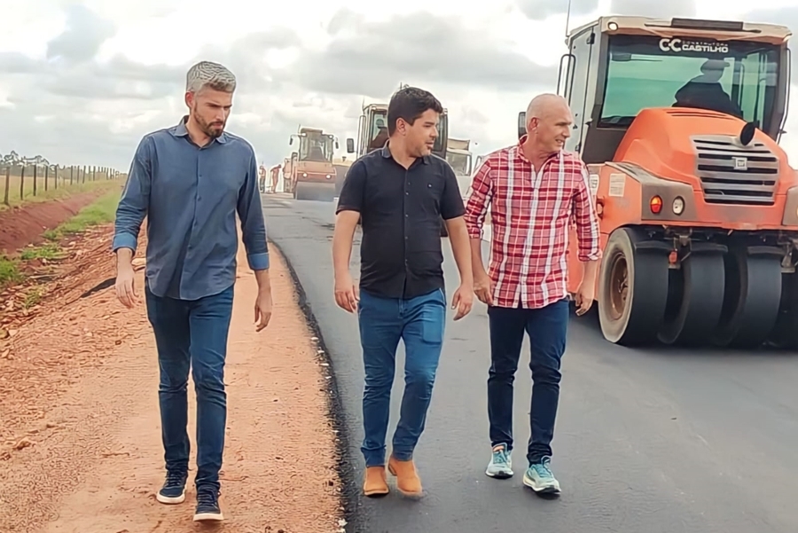 RODOVIA DO BOI: Ezequiel Neiva inspeciona encerramento dos trabalhos de asfaltamento em 2023