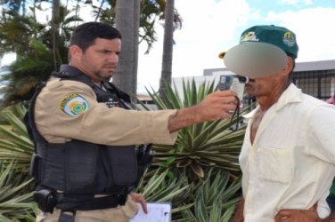 PRF prende três motoristas alcoolizados no final de semana