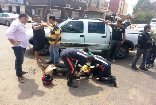 Casal fica gravemente ferido em acidente com caminhonete
