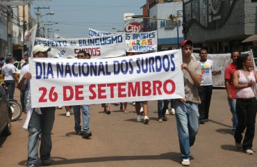 INCLUSÃO - Surdos-mudos realizam manifestação por melhores oportunidades