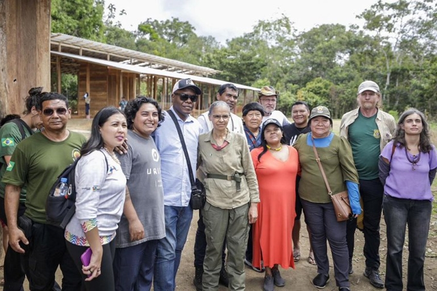 DURANTE VISITA: Comitiva do governo detalha ações permanentes de defesa dos povos indígenas