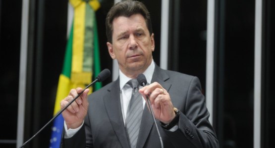 STF reduz pena de senador Ivo Cassol e troca prisão por serviço comunitário