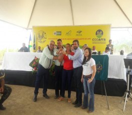 Mulheres inauguram agroindústria de frango caipira em Candeias do Jamari