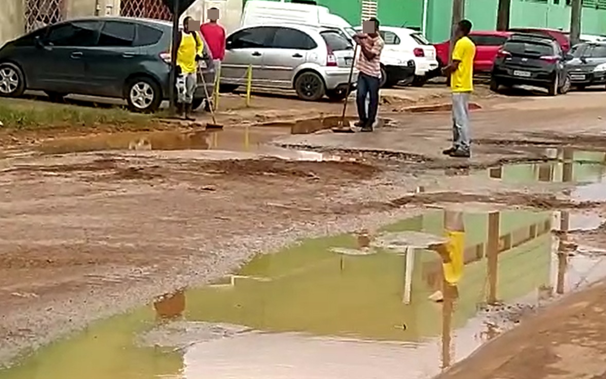 VÍDEO: Prefeitura começa a tapar buracos de rua um dia após reportagem do Rondoniaovivo