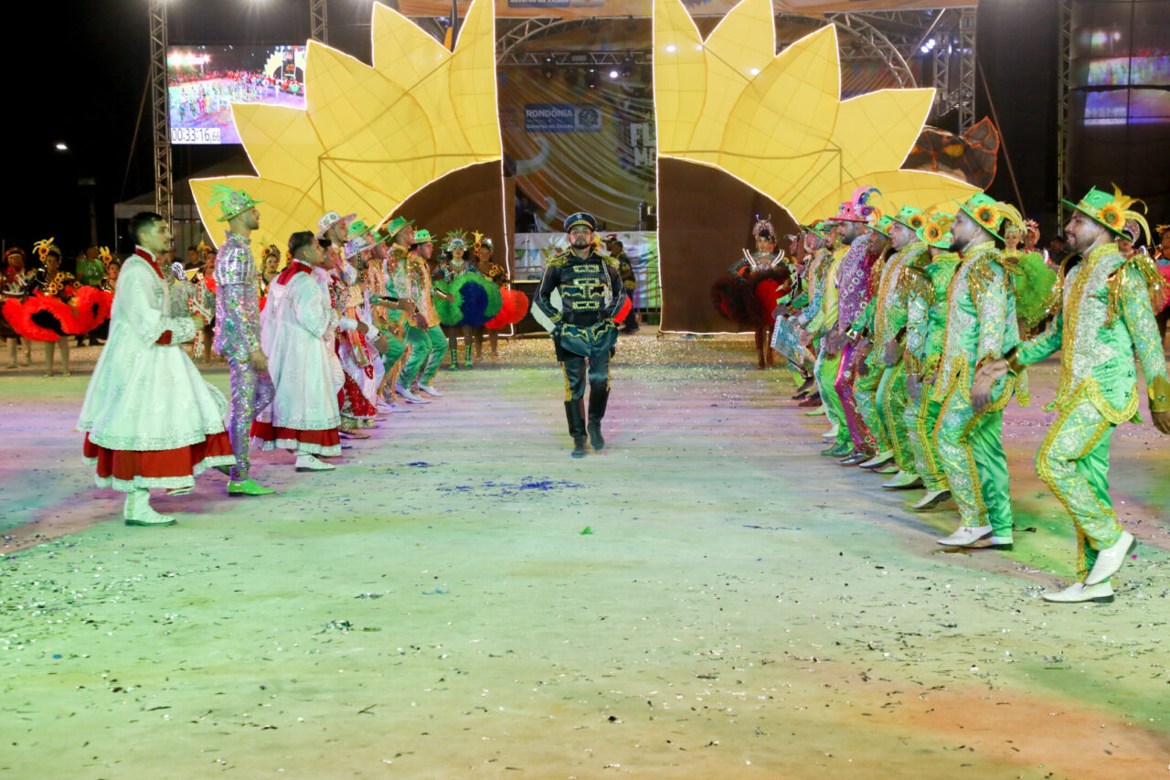FLOR DO MARACUJÁ: Girassol, atual campeã, retorna ao Arraial com novos contos e a mesma paixão