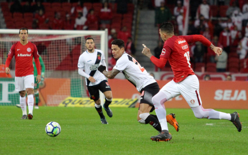 3 X 1:Internacional derrota o Vasco e entra no G4 do Campeonato Brasileiro