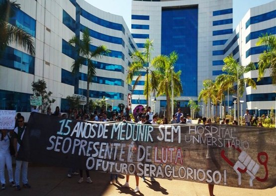 PARALISADO – Curso de medicina da UNIR pode ser cancelado, alunos protestam 