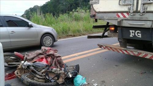 Motociclista morre em ultrapassagem proibida na BR-364