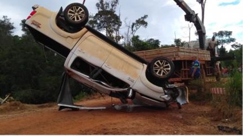 LOCALIZADO: Fazendeiro desaparecido é achado morto dentro de caminhonete no rio