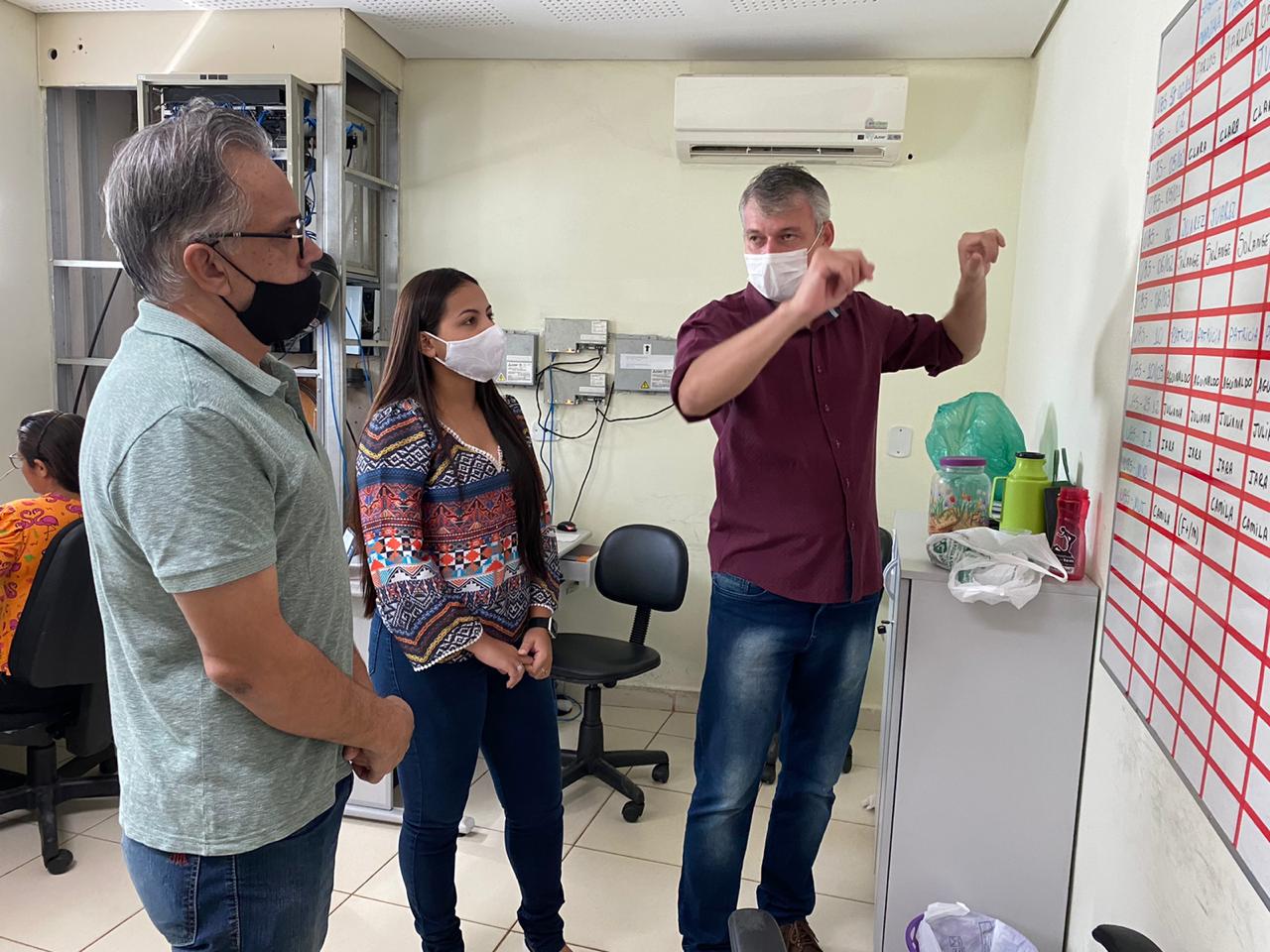 EM ARIQUEMES: Geraldo da Rondônia confere rotina de trabalho dentro do Call Center