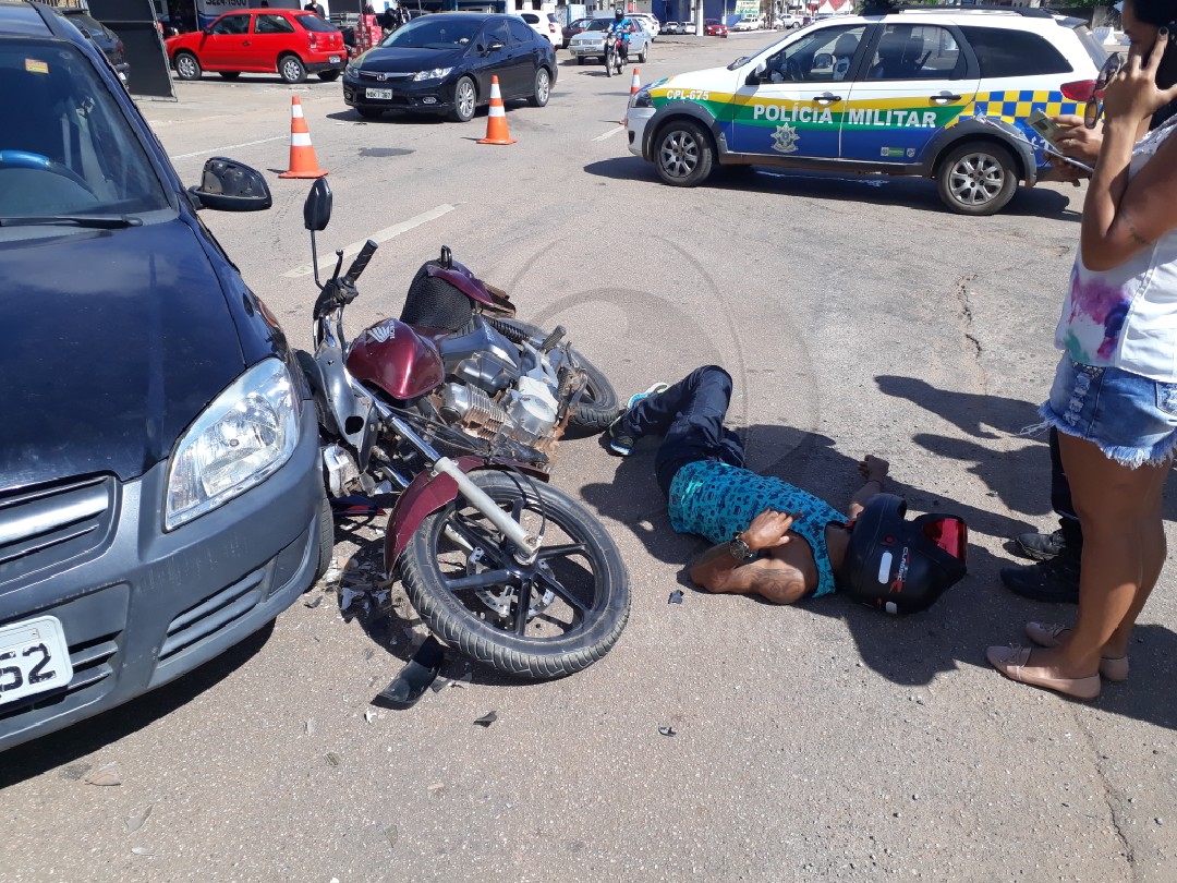 COLISÃO: Motociclista fica seriamente ferido em acidente na capital