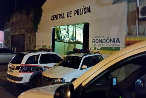 Policial civil e agente penitenciário são presos pela PM