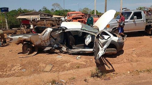 Veículos ficam destruídos após grave acidente na RO-010 