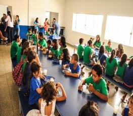 MERENDA ESCOLAR - Município compra mais da agricultura familiar