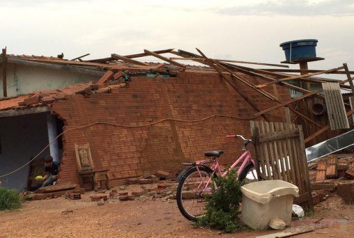 Forte temporal deixa estragos em município 