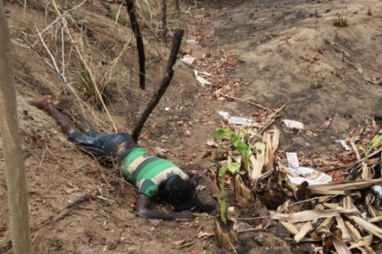 Cadáver é encontrado em estado de decomposição na zona rural 