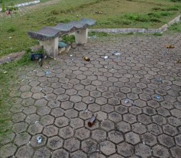 SEMOSP realiza limpeza de praça 